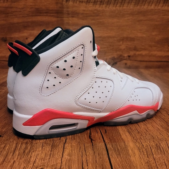 Nike Air Jordan 6 Retro White Infrared 2014 GS Size 6y DS 384665 123 Brand New - Picture 4 of 12
